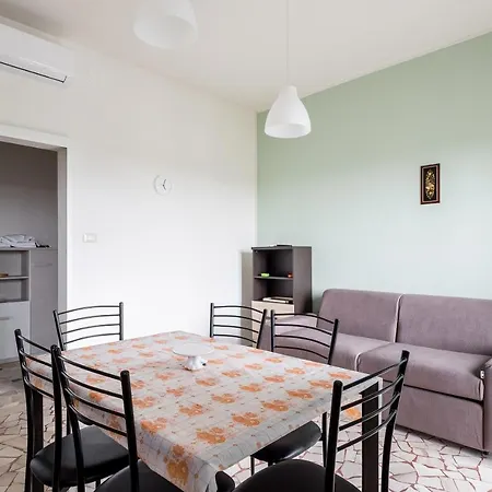 Gobetti Apartment